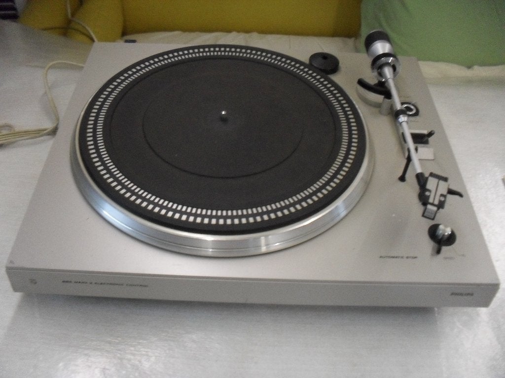 Philips Platenspeler AF685 met nieuwe naald en snaar