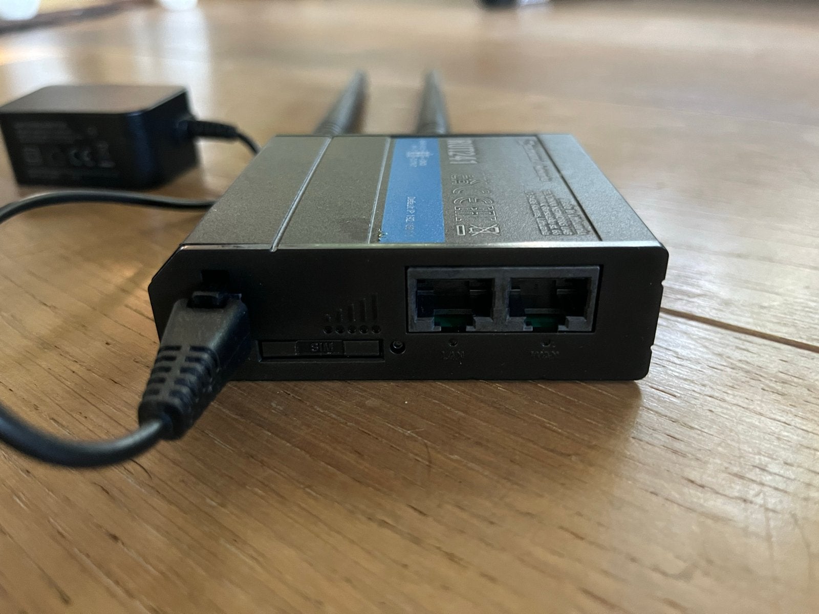 Teltonika RUT241 4G LTE Router - Zo goed als nieuw, Computers en Software, Ophalen, Zo goed als nieuw, Router