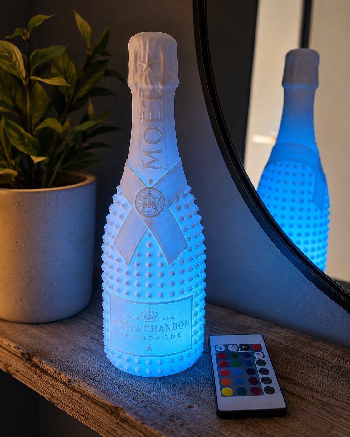 Moët & Chandon LED fles lamp met afstandsbediening, Overige merken, Kunststof, Meerkleurig, Overige fittingen