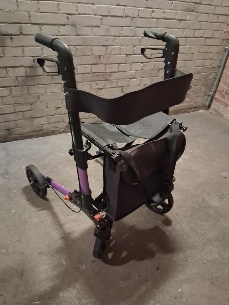 Te koop,Aidapt merk rollator, Ophalen