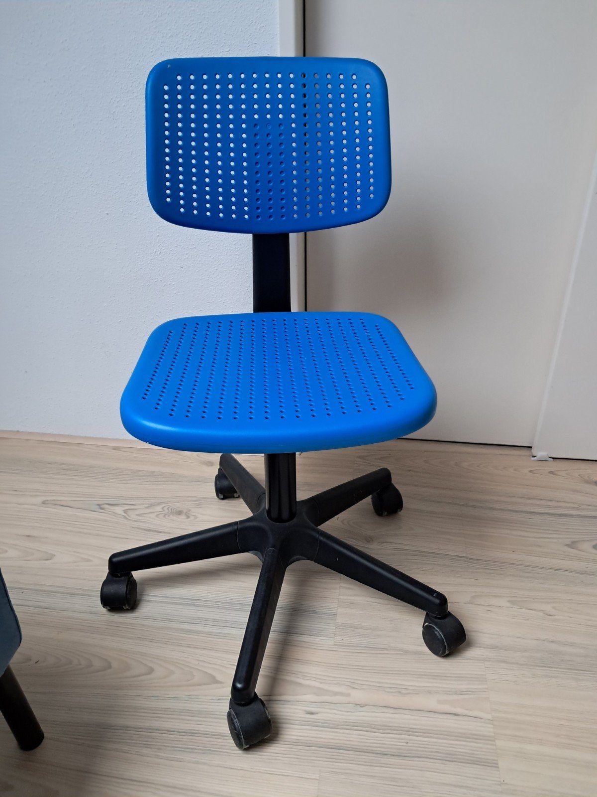 bureaustoel ikea, Ophalen