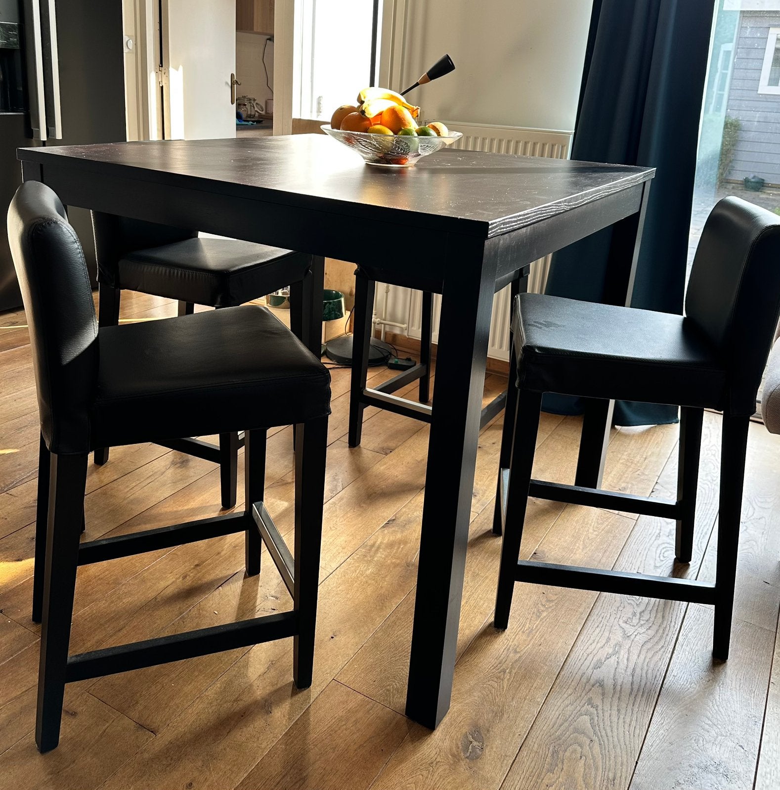Mooie hoge eetkamertafel - zwart, Huis en Inrichting, Ophalen, Gebruikt, Vierkant, Modern