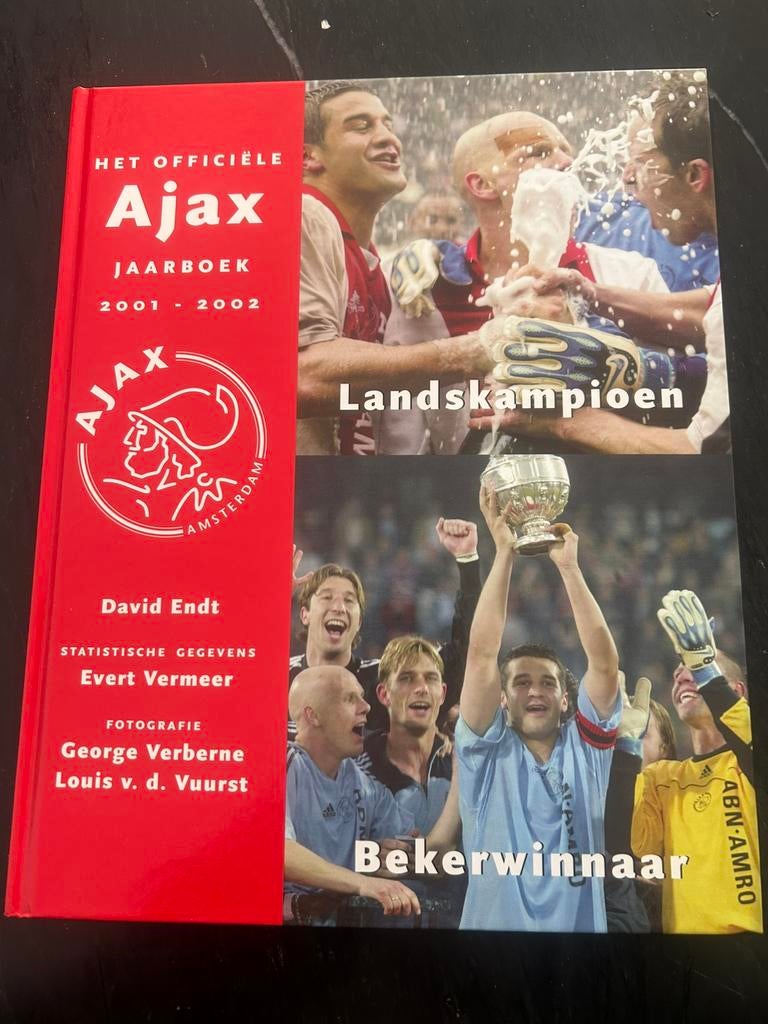 AJAX het officiële AJAX jaarboek 2001-2002, Verzamelen, Ophalen of Verzenden, Nieuw, Ajax, Boek of Tijdschrift