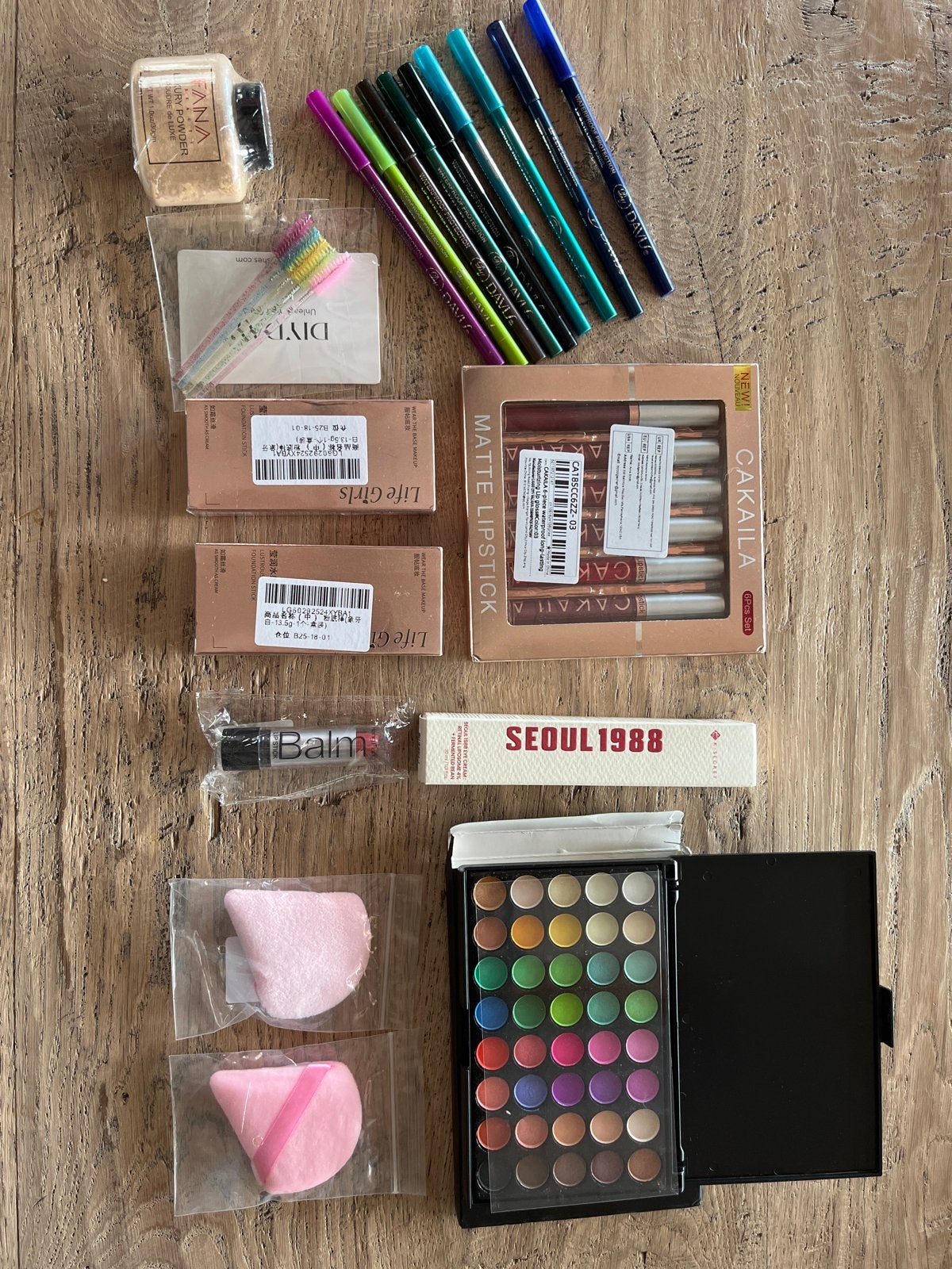 Grote make-up set: oogschaduw, lippenstift, eyeliners en mee, Nieuw, Ophalen of Verzenden, Make-up, Overige kleuren