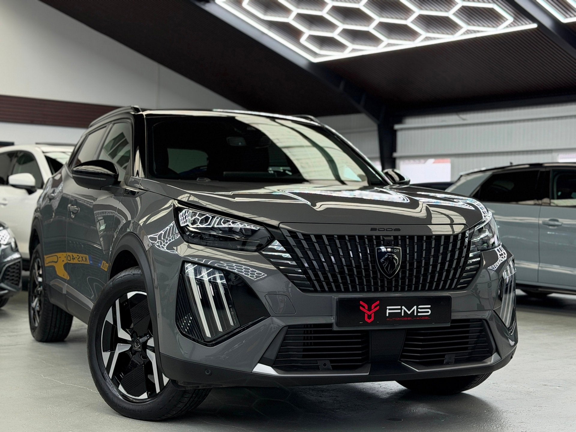 Peugeot 2008 1.2 PureTech 130 GT CarPlay Trekhaak Camera, Auto's, Gebruikt, Zwart, 1199 cc, Met garantie (alle)