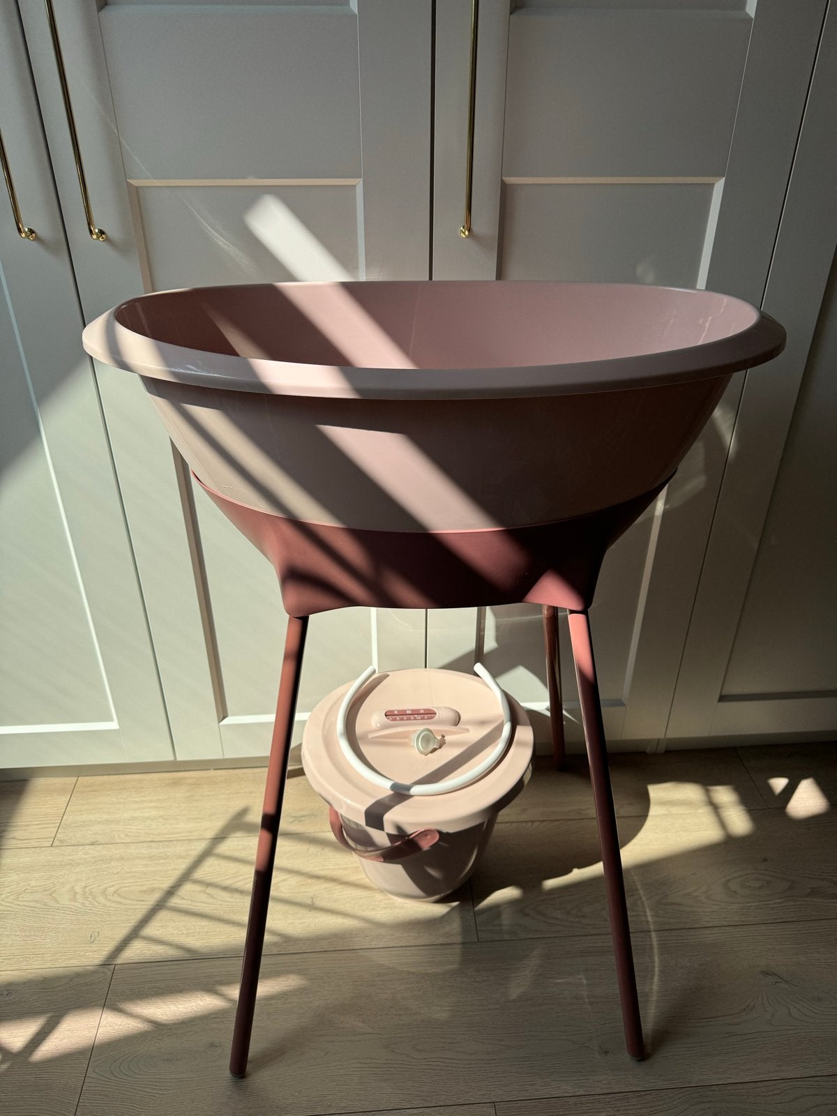 Luma baby badje met toebehoren in nette staat, Kinderen en Baby's, Badjes en Verzorging, Zo goed als nieuw, Badje, Standaard, Ophalen
