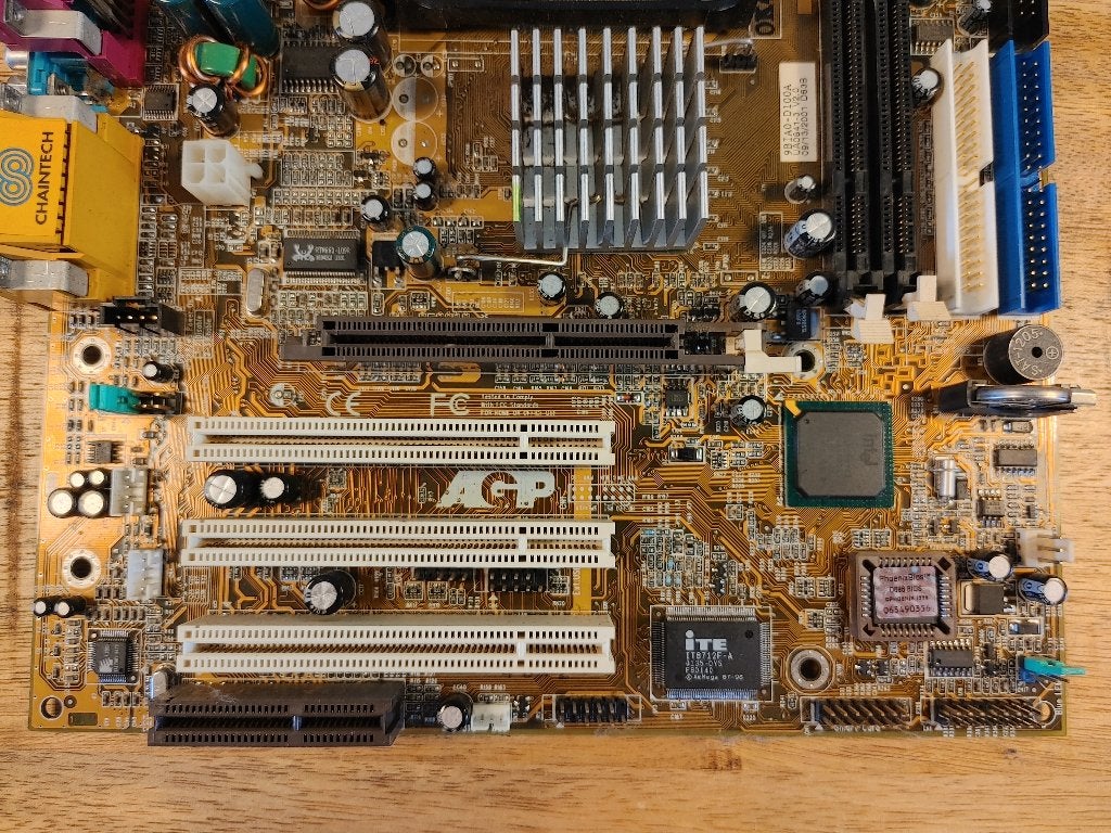 Chaintech 9BIA0-D100A Socket 478 mATX Moederbord, Overige soorten, Socket 478, Refurbished, Ophalen of Verzenden