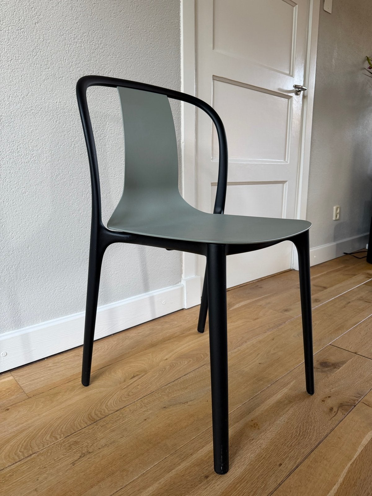 Vitra Belleville Chair - Stijlvolle Eetkamerstoel, Ophalen, Kunststof, Gebruikt, Zwart