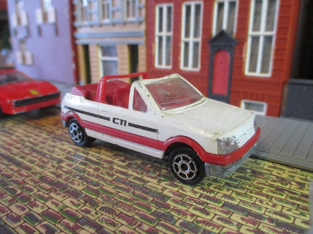 1/53 Peugeot 205 GTi Cabriolet - Majorette, Ophalen of Verzenden, Gebruikt, Auto
