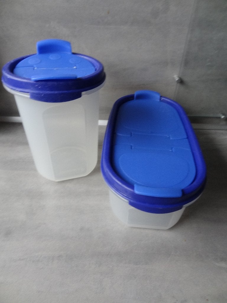 Tupperware bakje langwerpig en rond met blauw deksel, Huis en Inrichting, Gebruikt, Blauw, 500 ml, Ophalen of Verzenden