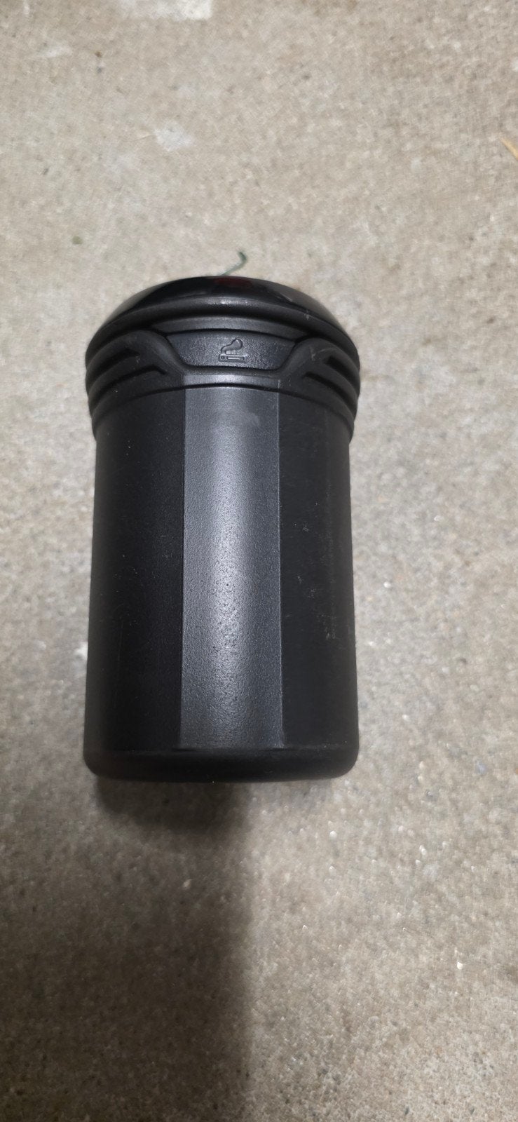 Handige auto asbak - Zwart, compact en draagbaar, Ophalen of Verzenden, Gebruikt