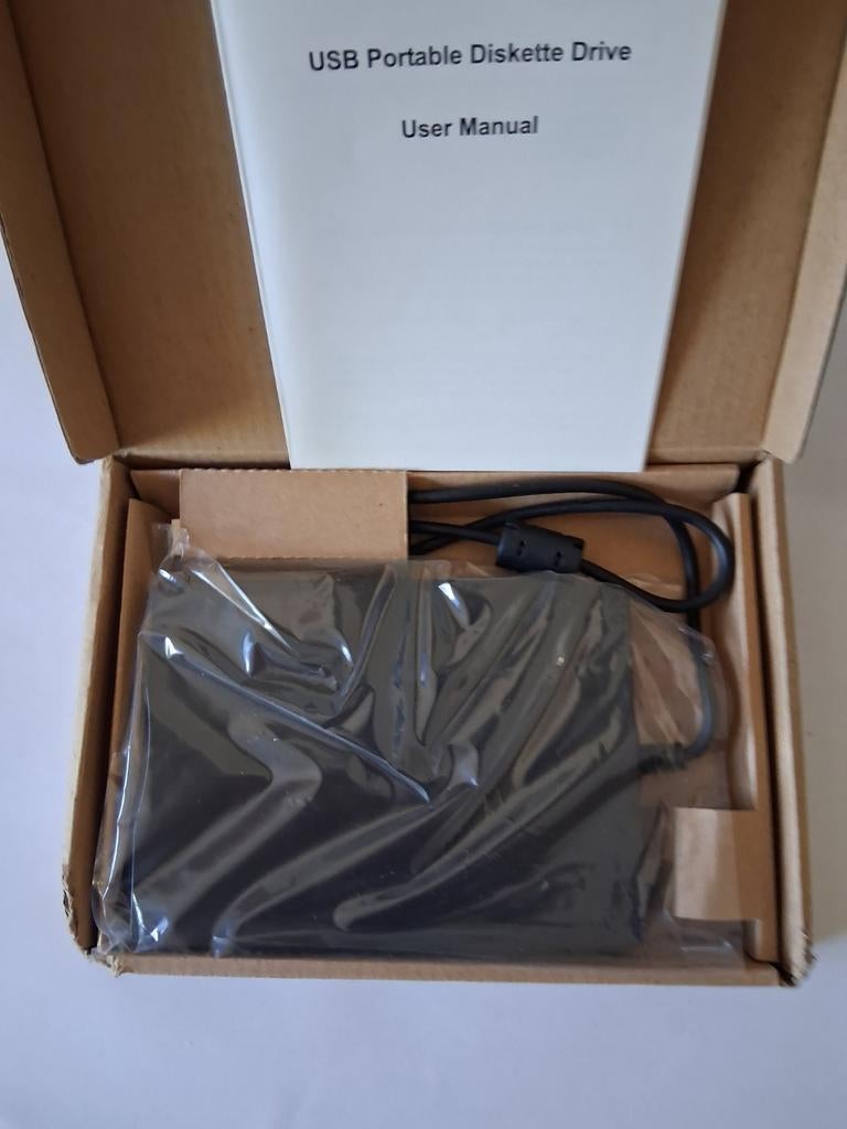 13x Imation Diskettes 1.44MB + USB Diskette Drive, Nieuw, Extern, Overig, MacOS