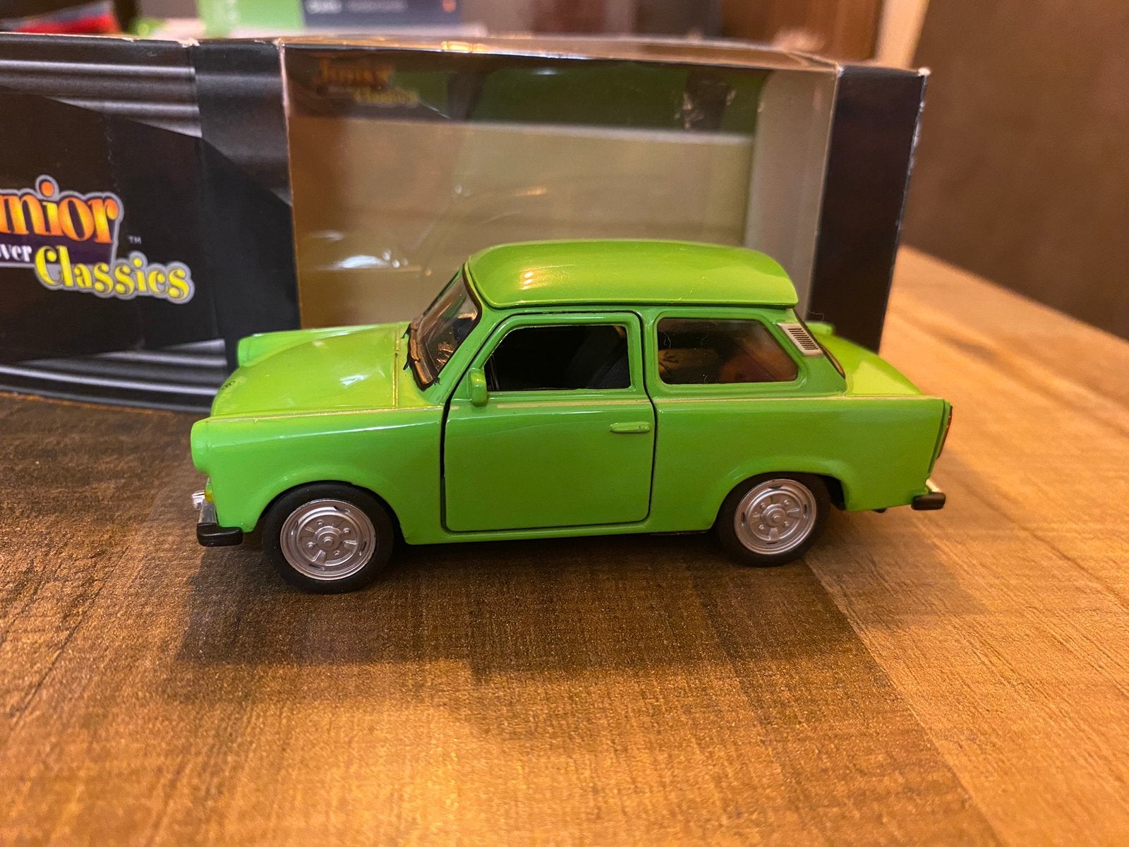 Trabant 201 1:43, Ophalen of Verzenden, Zo goed als nieuw, Auto, Overige merken