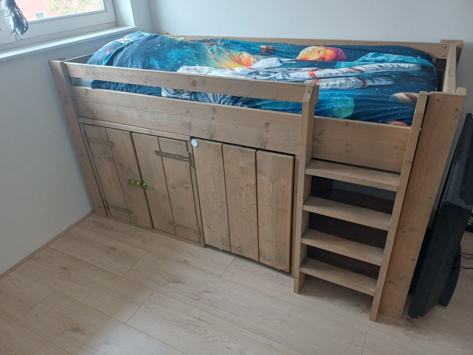 Handgemaakte steigerhouten kinderkamer set 90×200
