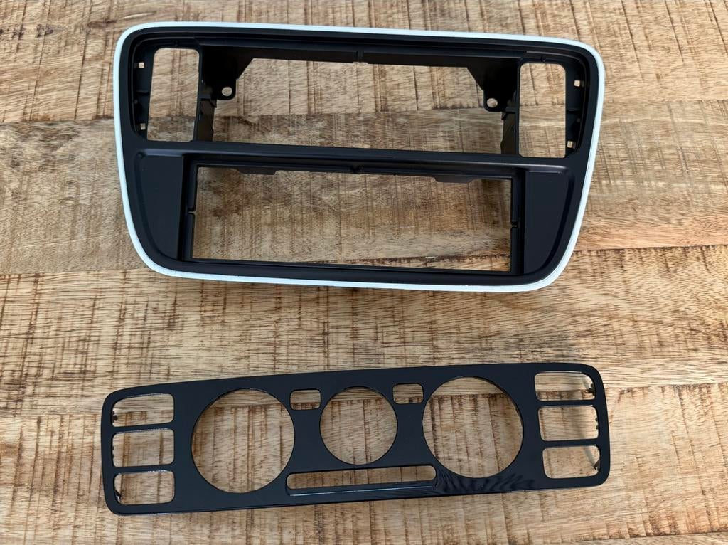 Inbouw frame VW up voor 1 din aftermarket radio, Ophalen of Verzenden, Gebruikt, Universele onderdelen