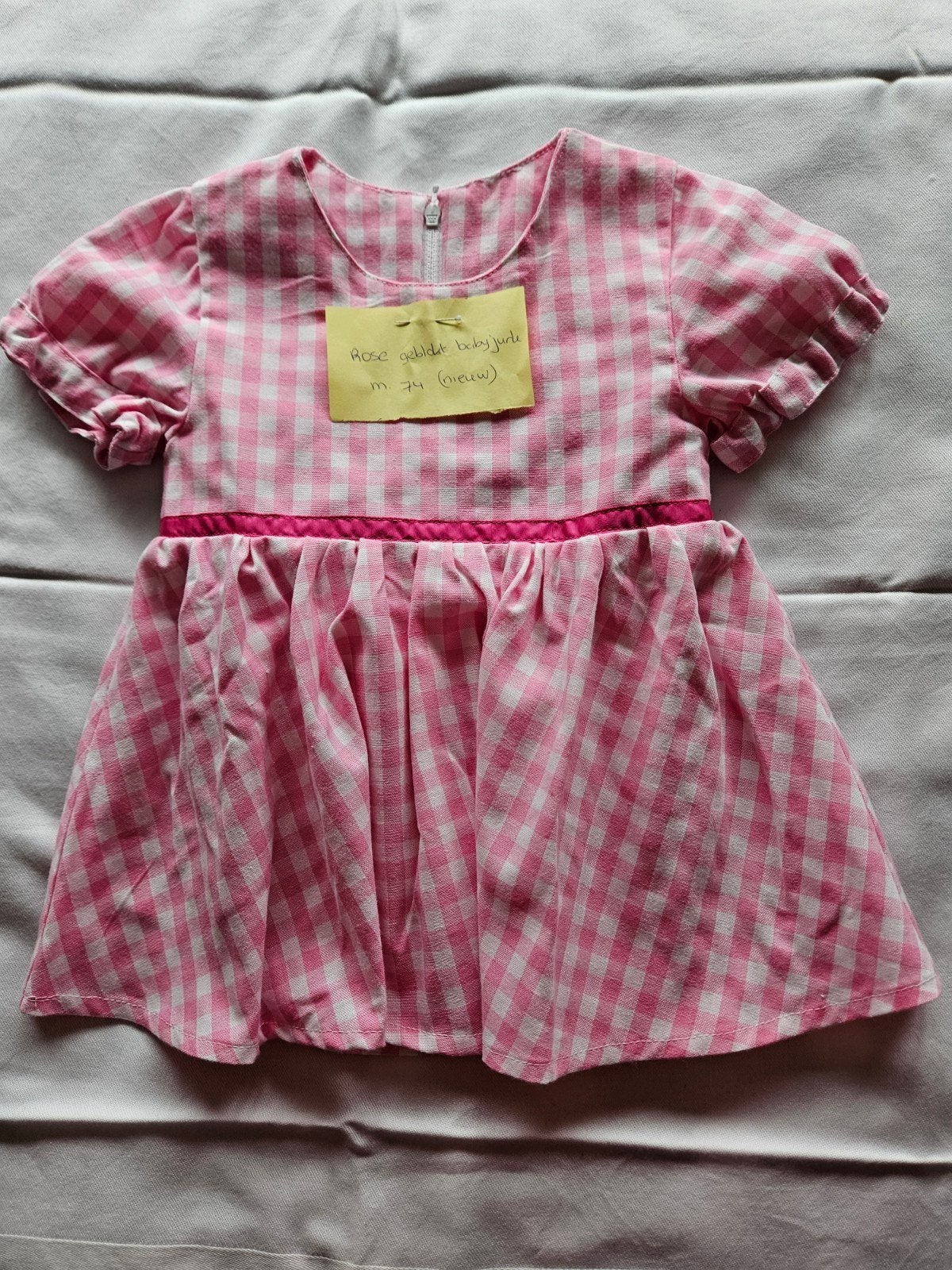 rose geblokt babyjurkje maat 74, Kinderen en Baby's, Babykleding | Maat 74, Ophalen of Verzenden, Zo goed als nieuw, Meisje, Jurkje of Rokje