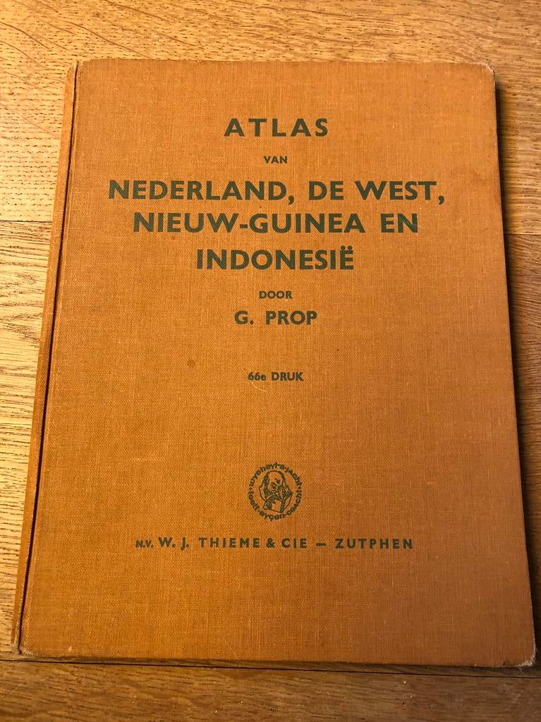 1959 ATLAS VAN NEDERLAND, DE WEST, NIEUW-GUINEA EN INDONESIË, Boeken, Gelezen, Ophalen of Verzenden, Landkaart, 1800 tot 2000