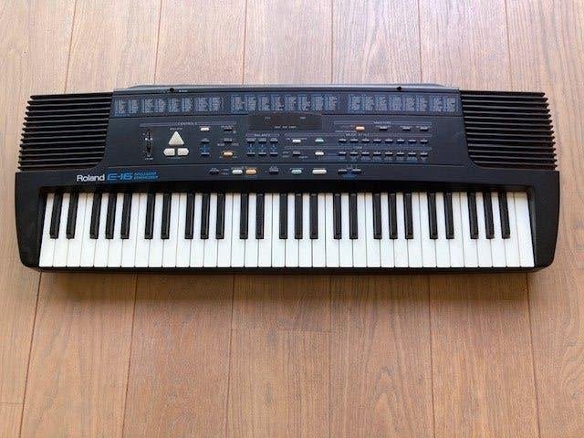 muziekinstrumenten, Muziek en Instrumenten, Keyboards, Ophalen, Gebruikt, 61 toetsen, Roland