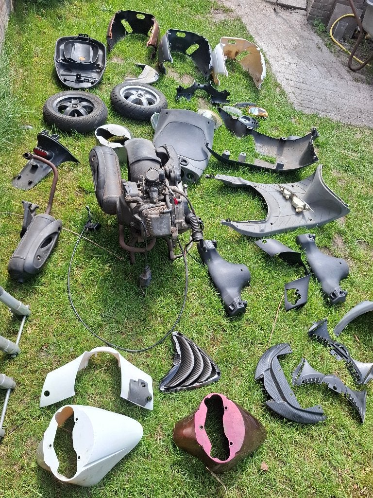 Piaggio zip onderdelen 4takt blok teller kap wiel voorvork, Fietsen en Brommers, Brommeronderdelen | Scooters, Ophalen, Blok, Piaggio