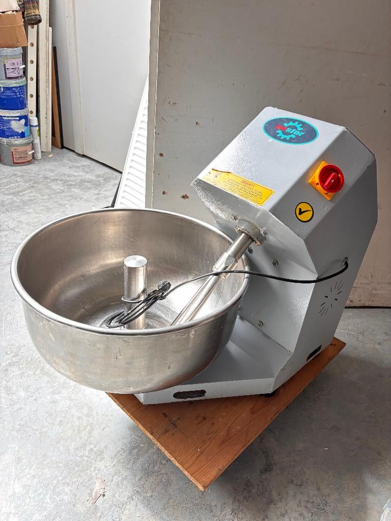 BOSFOR Deegmolen 35Kg 220v, Ophalen, Gebruikt