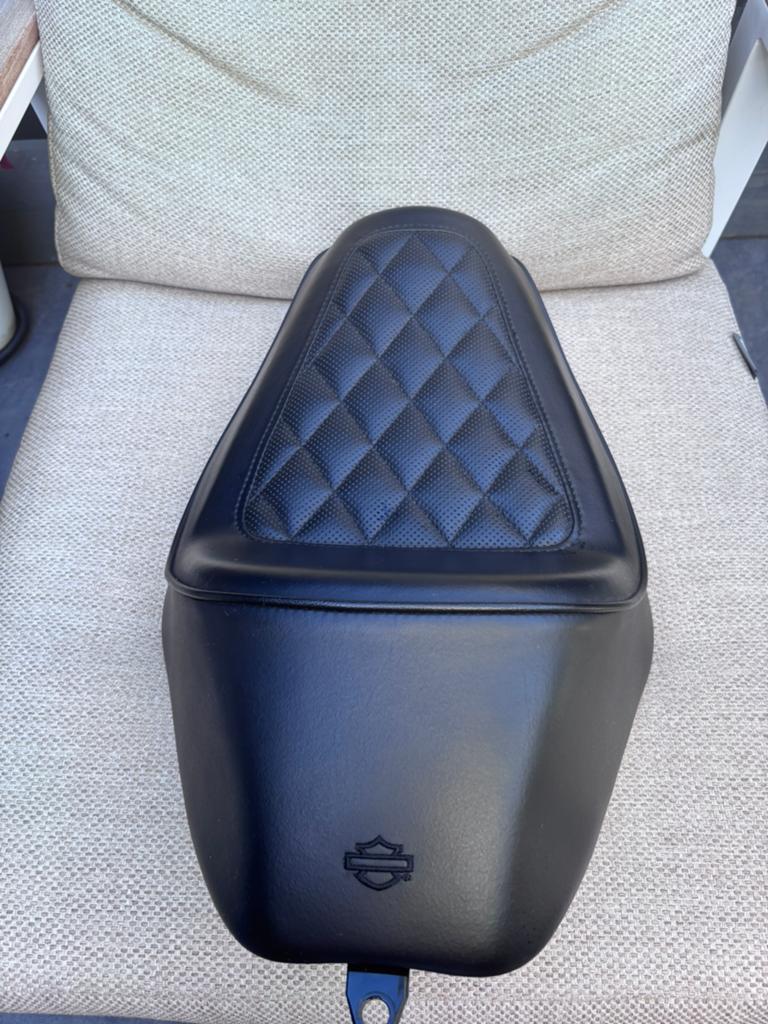 Harley Cafe solo seat, Ophalen of Verzenden, Zo goed als nieuw