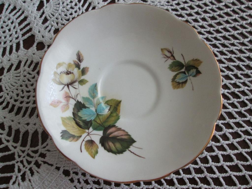 Bordje, schoteltje Winston Bone China 22.k. gold randje, Antiek en Kunst, Ophalen