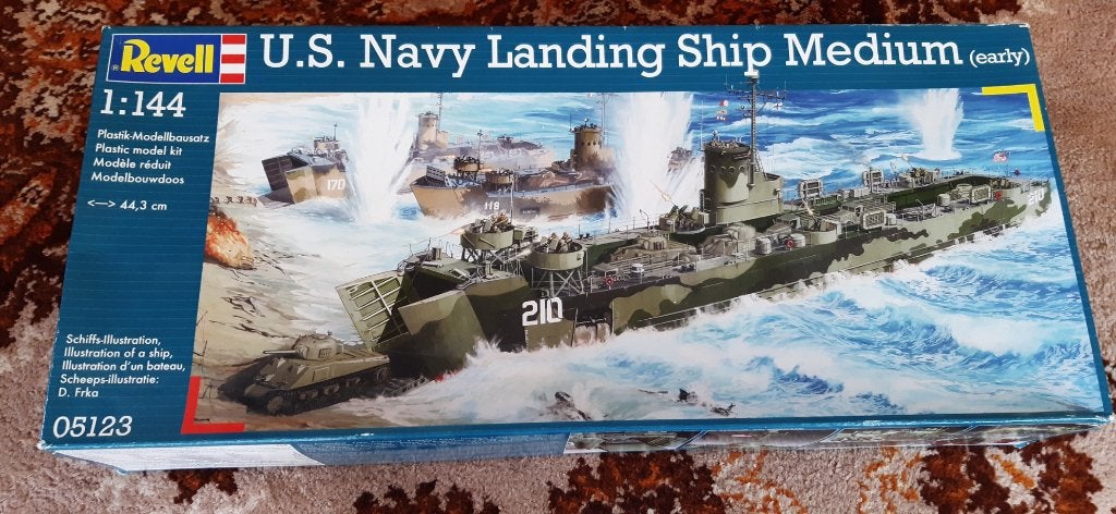 Revell bouwdoos  Navy  landingsschip, Hobby en Vrije tijd, Modelbouw | Boten en Schepen, Ophalen of Verzenden, Zo goed als nieuw