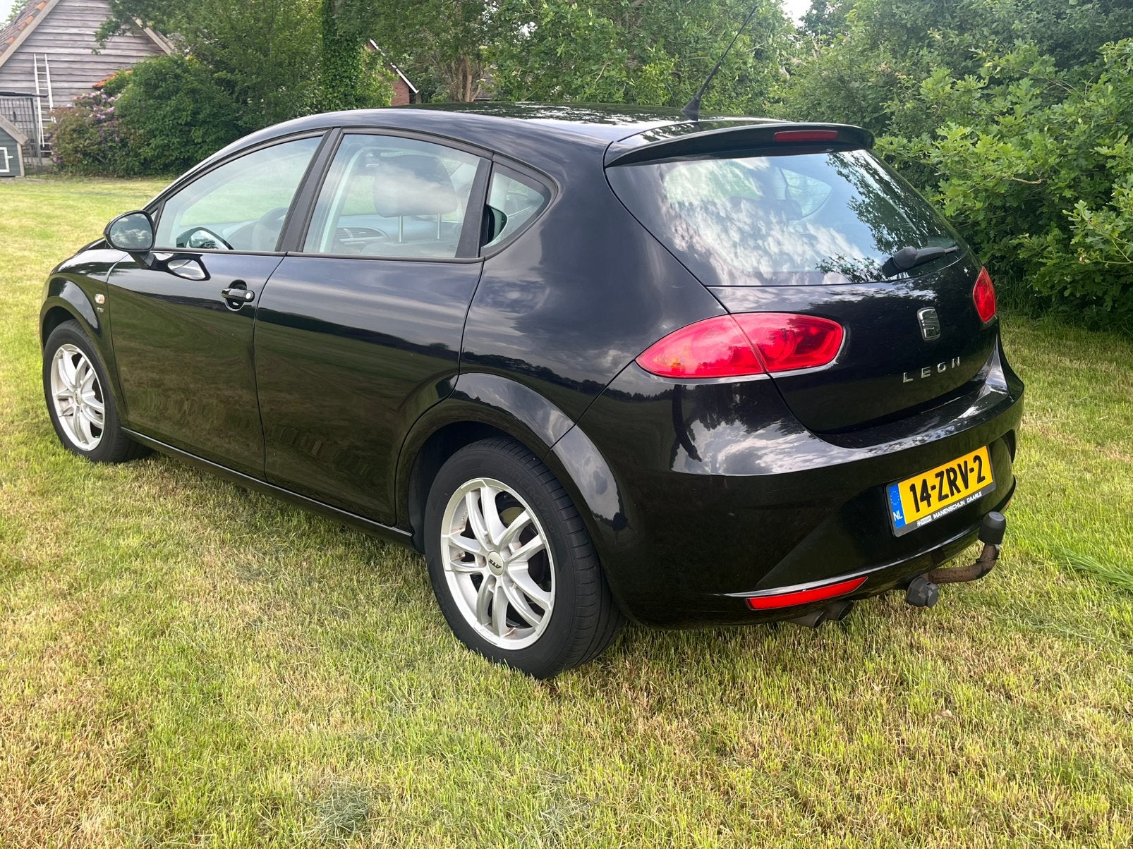 Seat Leon 1.4TSI 125PK APK 6-2027 Ketting vervangen Trekhaak, Zwart, 4 cilinders, Leon, Zwart
