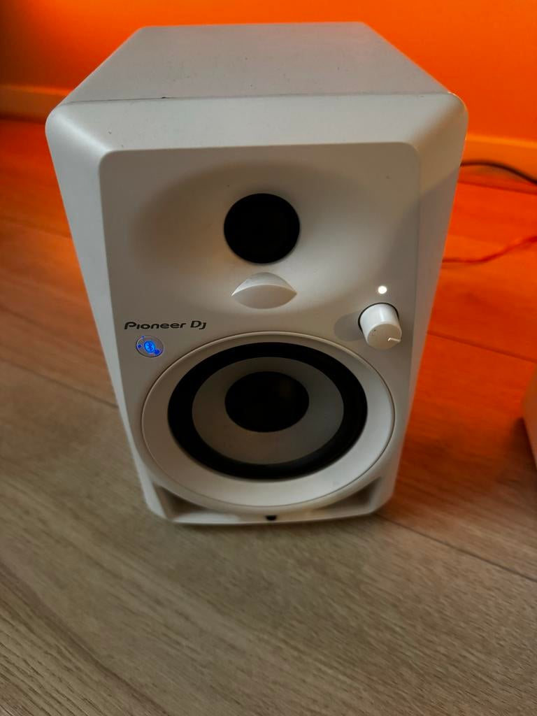 2x Pioneer DJ DM-40BT-W Bluetooth Monitor Speakers (Wit), Audio, Tv en Foto, Luidsprekers, Zo goed als nieuw, Front, Rear of Stereo speakers