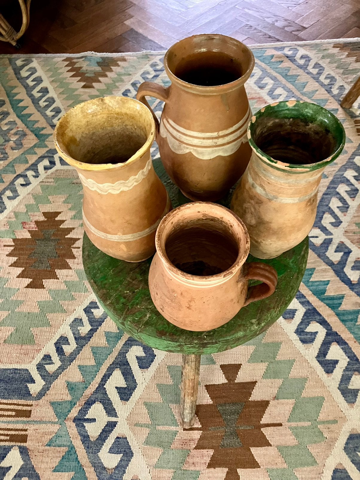 Vier oude brocante Hongaarse kannen / vazen / kruiken, Huis en Inrichting, Ophalen of Verzenden, Gebruikt, Overige kleuren, Overige materialen
