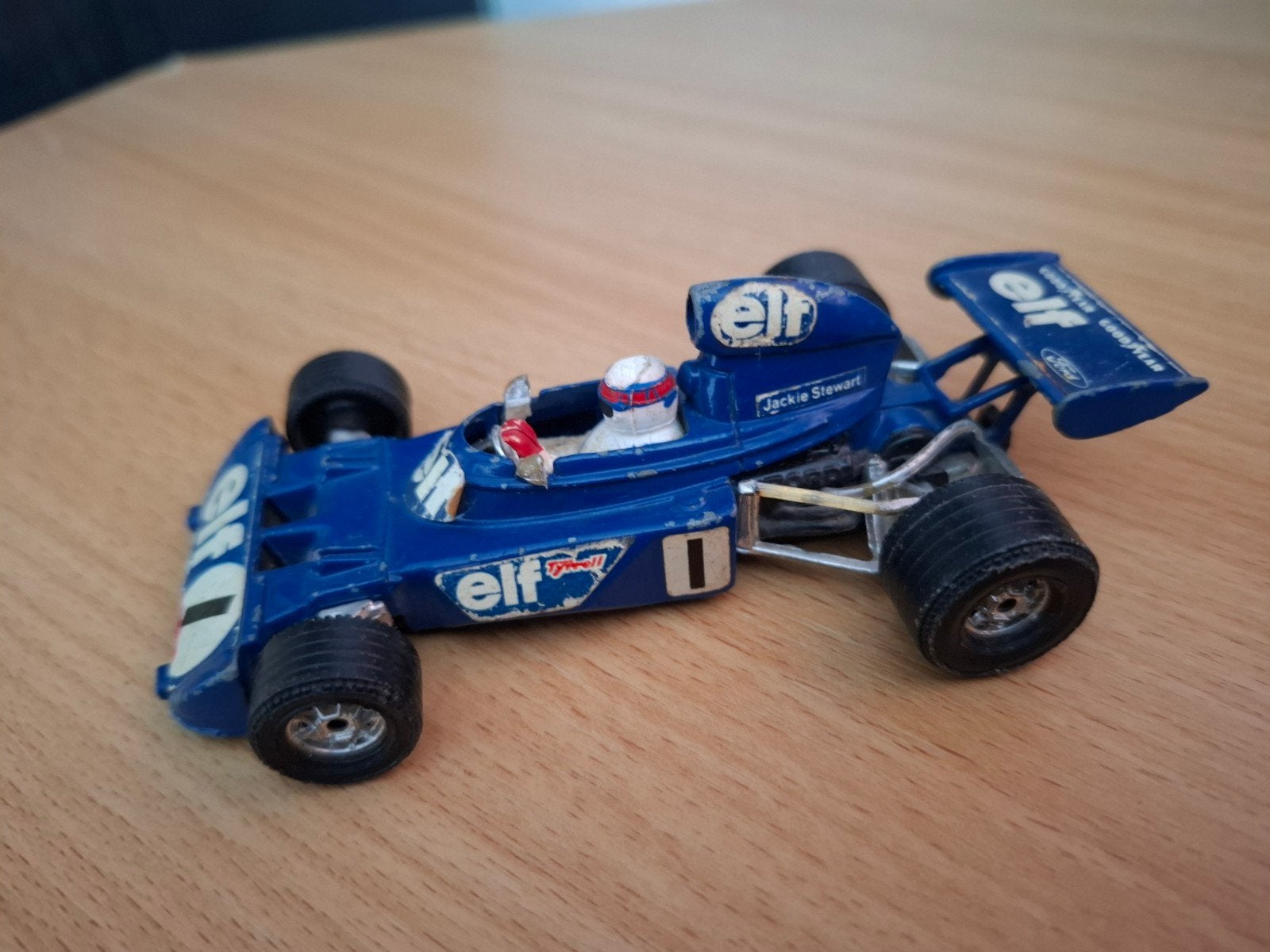 Jackie Stewart Tyrrell Ford 006/2 1973 Corgi 1:35, Ophalen of Verzenden, Gebruikt, Auto