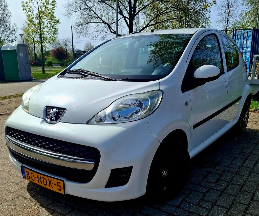 Peugeot 107 5DR/Recent onderhoud/Apk 2027/CARPLAY, Voorwielaandrijving, Sound system, Stof, Zwart