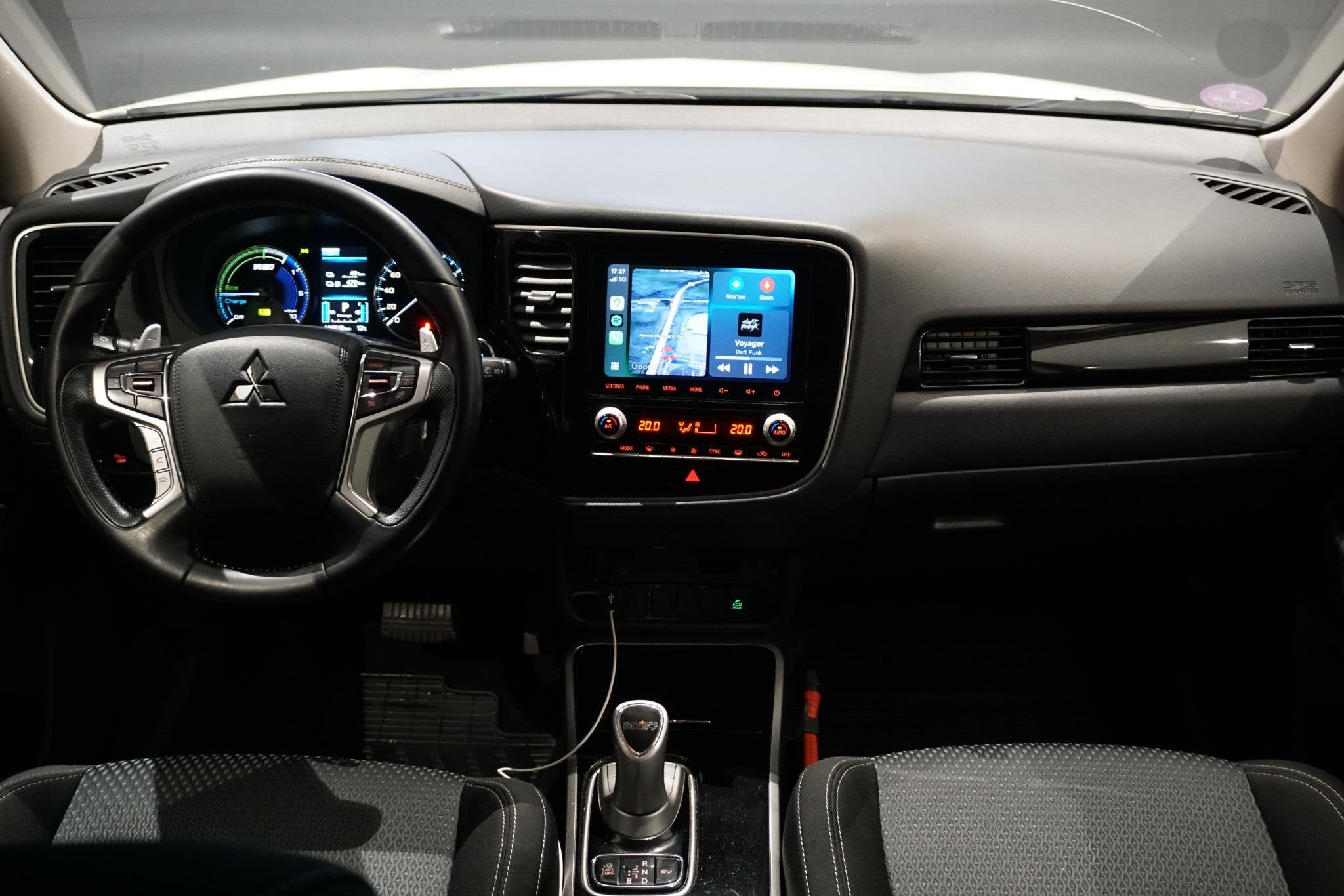 Mitsubishi Outlander 2.4 PHEV Pure + TREKHAAK / CARPLAY / CA, Automaat, Euro 6, 4 cilinders, 1865 kg
