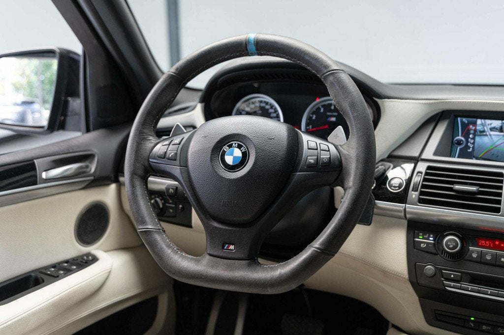 BMW X5 4.4i M 556 PK Akrapovic Full Option, Auto's, BMW, Automaat, Euro 5, Gebruikt, 4395 cc