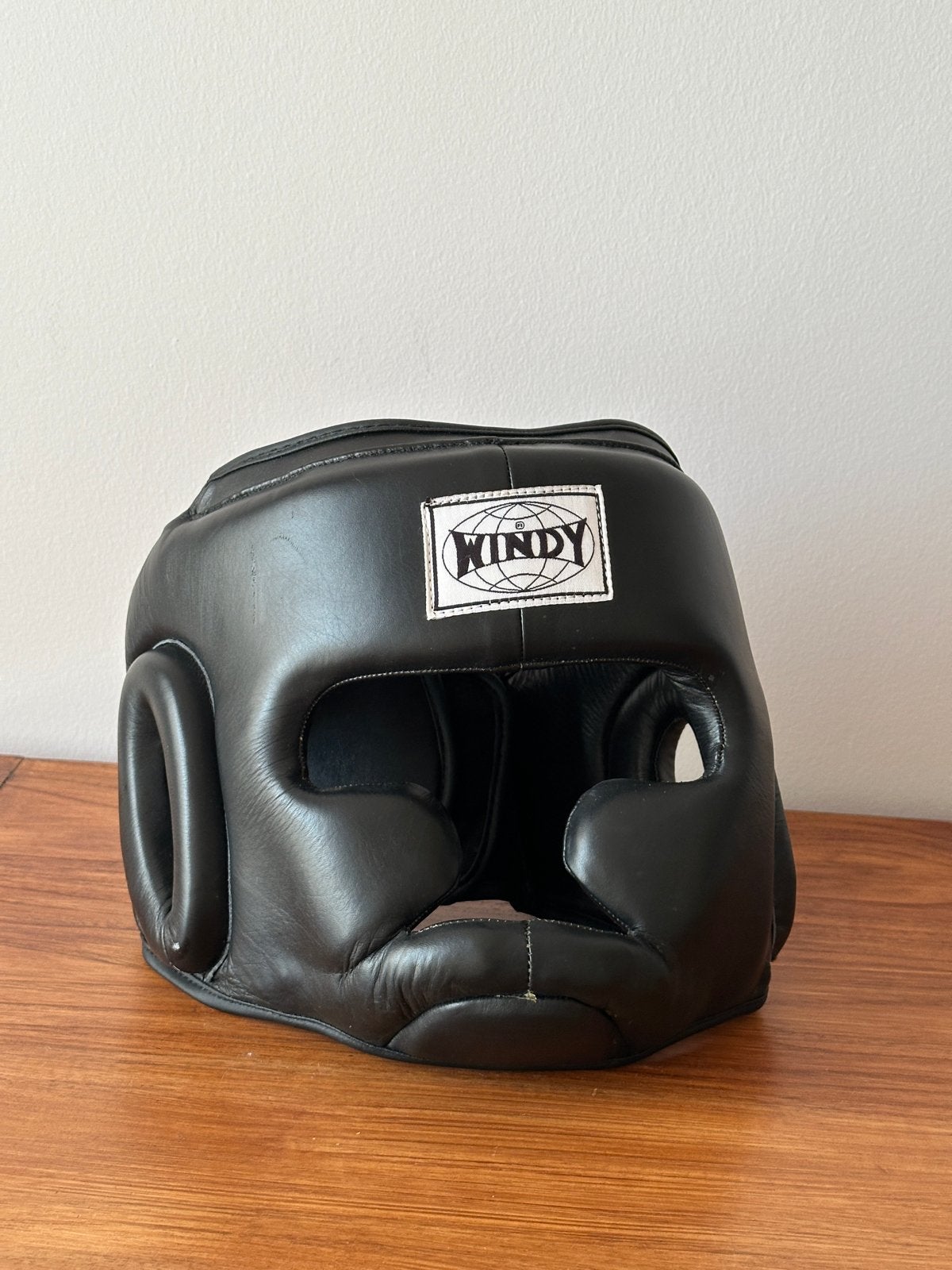 Windy Full Face Hoofdbeschermer / Bokshelm – Leer – Zwart, Sport en Fitness, Boksen, Ophalen, Zo goed als nieuw, Bokshelm
