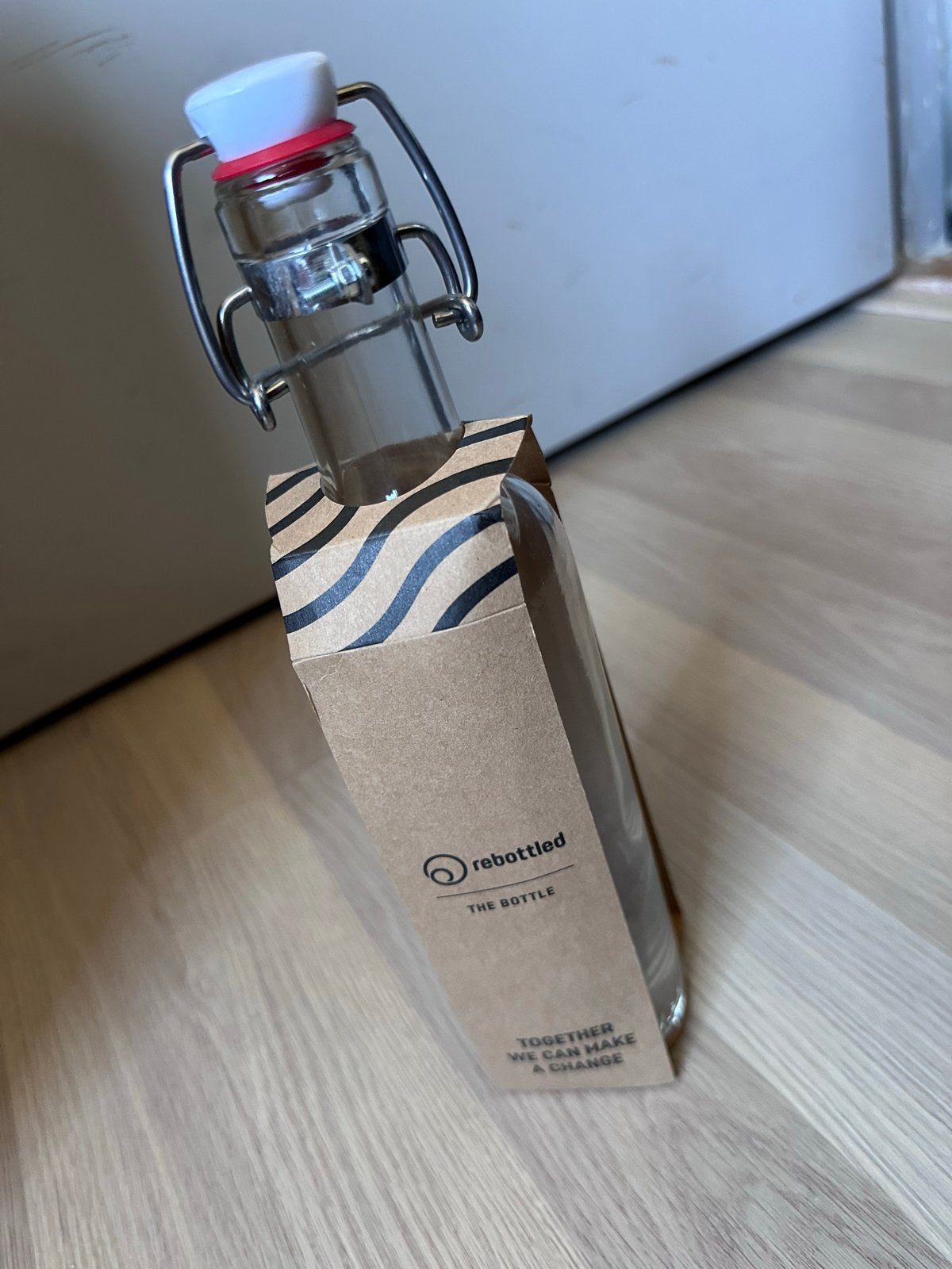 Rebottled 'The Bottle' - Gerecyclede glazen fles, Verzenden, Transparant, Nieuw, Glas