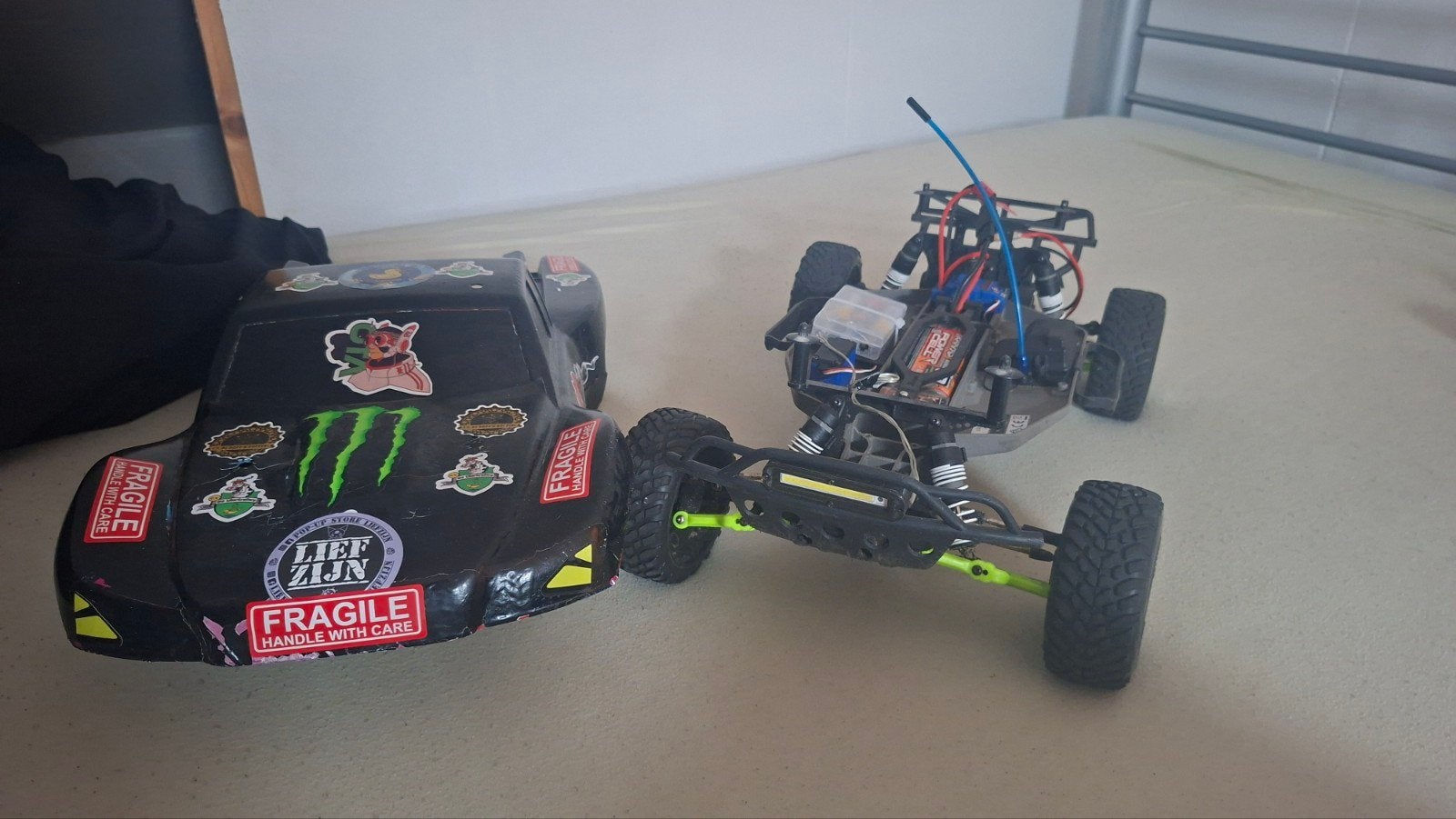 Traxxas Slash RC Auto met Afstandsbediening en Oplader, Gebruikt, Auto, 1:32 tot 1:50, Ophalen