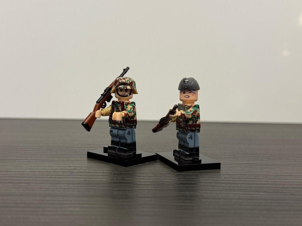 2 x WW2 Luftwaffe Felddivision minifig / minifigure, Verzenden, Luchtmacht, Duitsland, Miniatuur of Beeldje