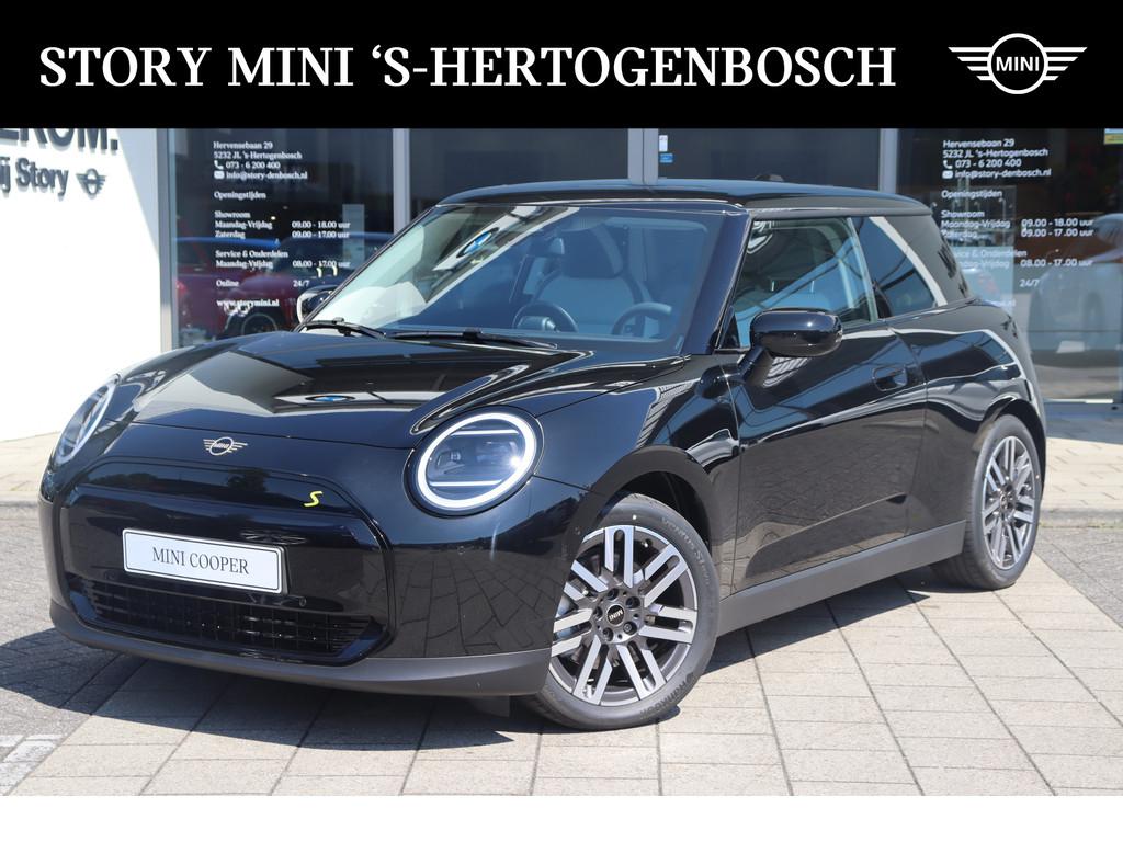 MINI Cooper SE / Classic / Pakket M / 17 inch Parallel Spoke, Auto's, Stof, 4 stoelen, Stoelverwarming, 1580 kg
