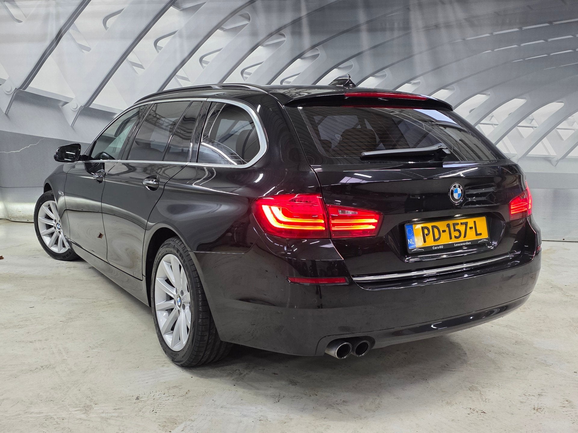 BMW 5-serie Touring 520d High Executive, Auto's, Automaat, Achterwielaandrijving, 2000 kg, Zwart