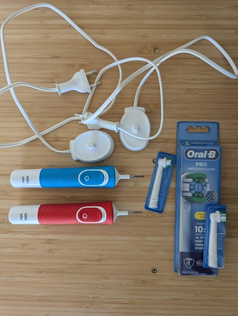 2 x Oral B Pro elektrische tandenborstel, Ophalen of Verzenden, Zo goed als nieuw, Mondverzorging