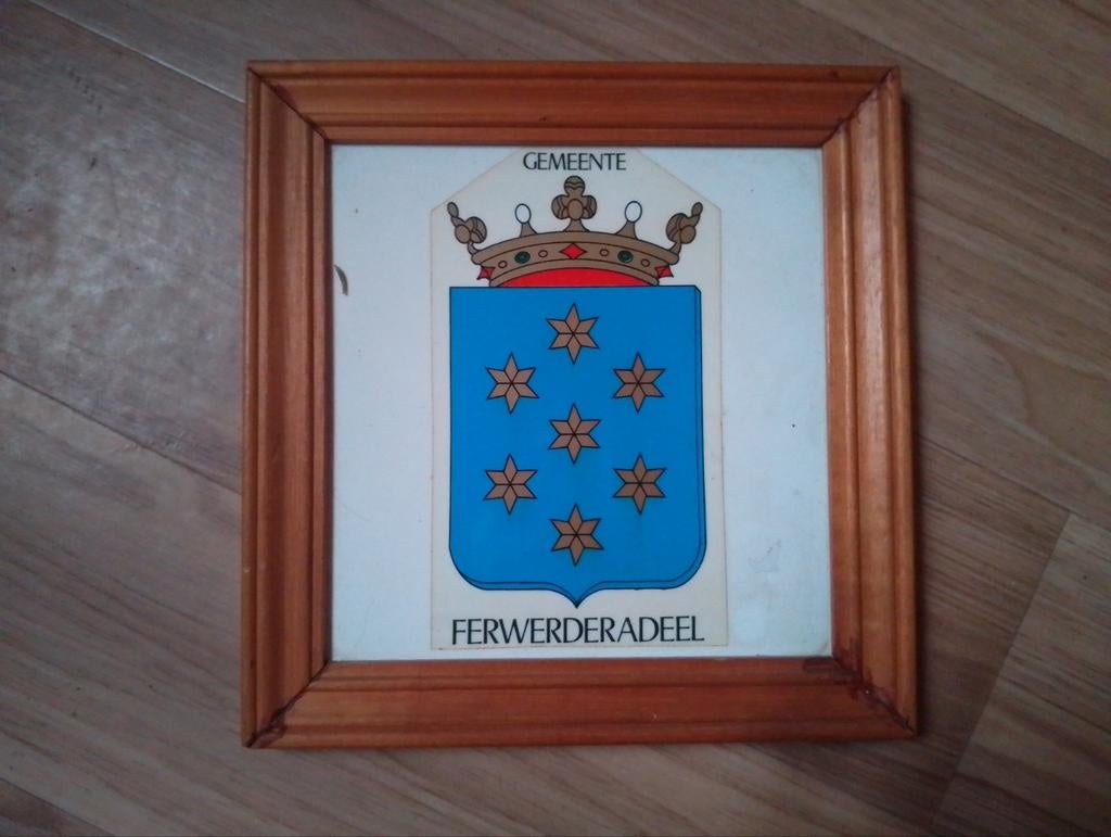 Wapenschild Gemeente Ferwerderadeel in houten lijst, Ophalen of Verzenden, Gebruikt