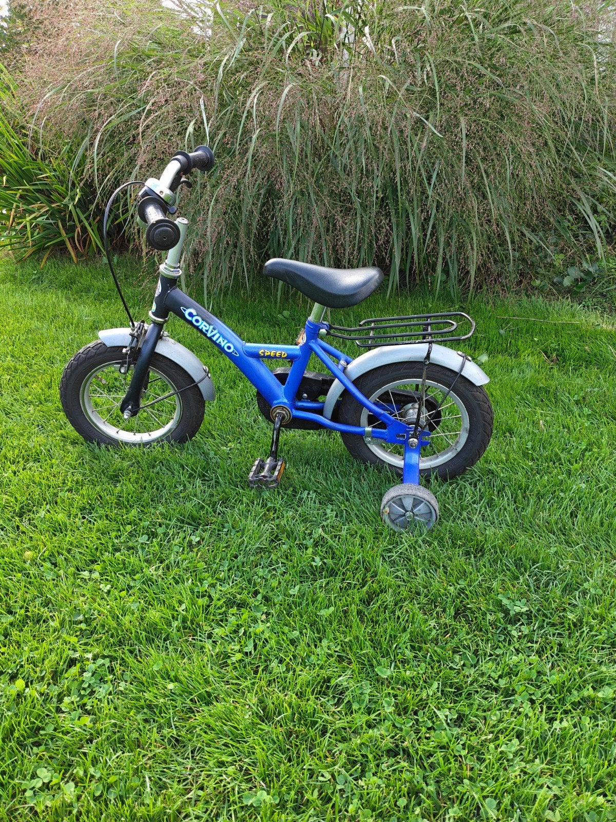 Corvino 12 inch kinderfiets met zijwieltjes - Blauw, Fietsen en Brommers, Ophalen, Terugtraprem, Zijwieltjes, Gebruikt