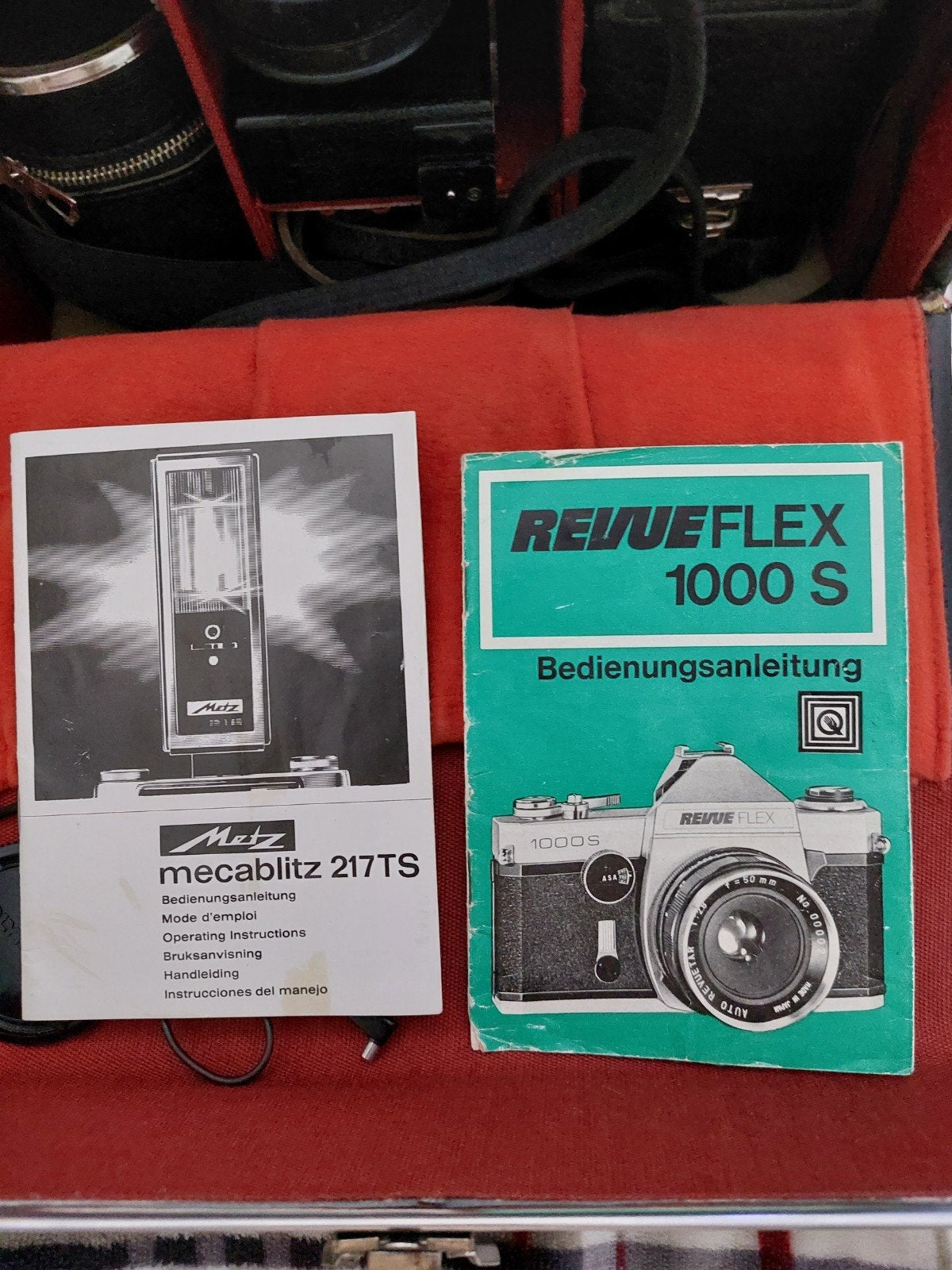 Vintage Revueflex 1000 S Spiegelreflexcamera met accessoires, Ophalen, Zo goed als nieuw, Spiegelreflex, Overige Merken