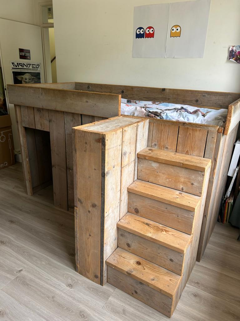 Steigerhouten bed (hoogslaper) met stevige trap, Ophalen, Gebruikt, Eenpersoons, Bruin