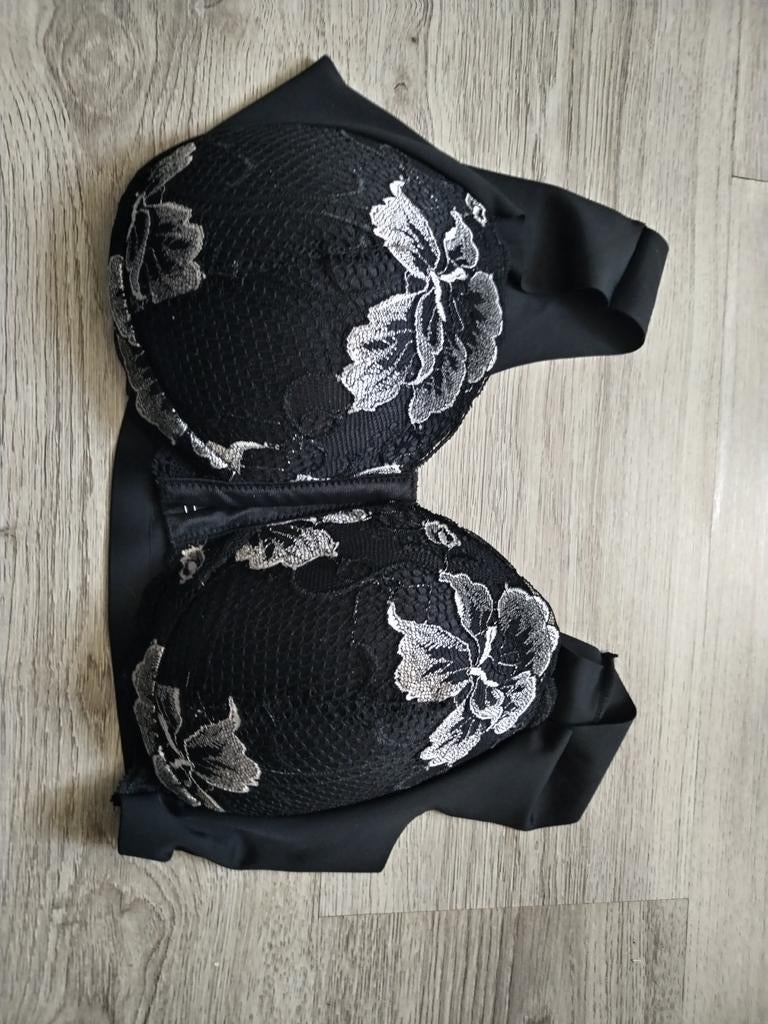 Nieuwe zwarte BH met bloemenpatroon, 1XL, Onbekend, Ophalen of Verzenden, Zwart, BH