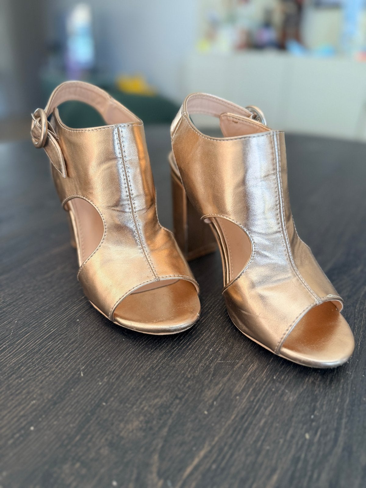Gouden Sandalen met Blokhak - Maat 38, Ophalen of Verzenden, Zo goed als nieuw, Overige kleuren, Sandalen of Muiltjes