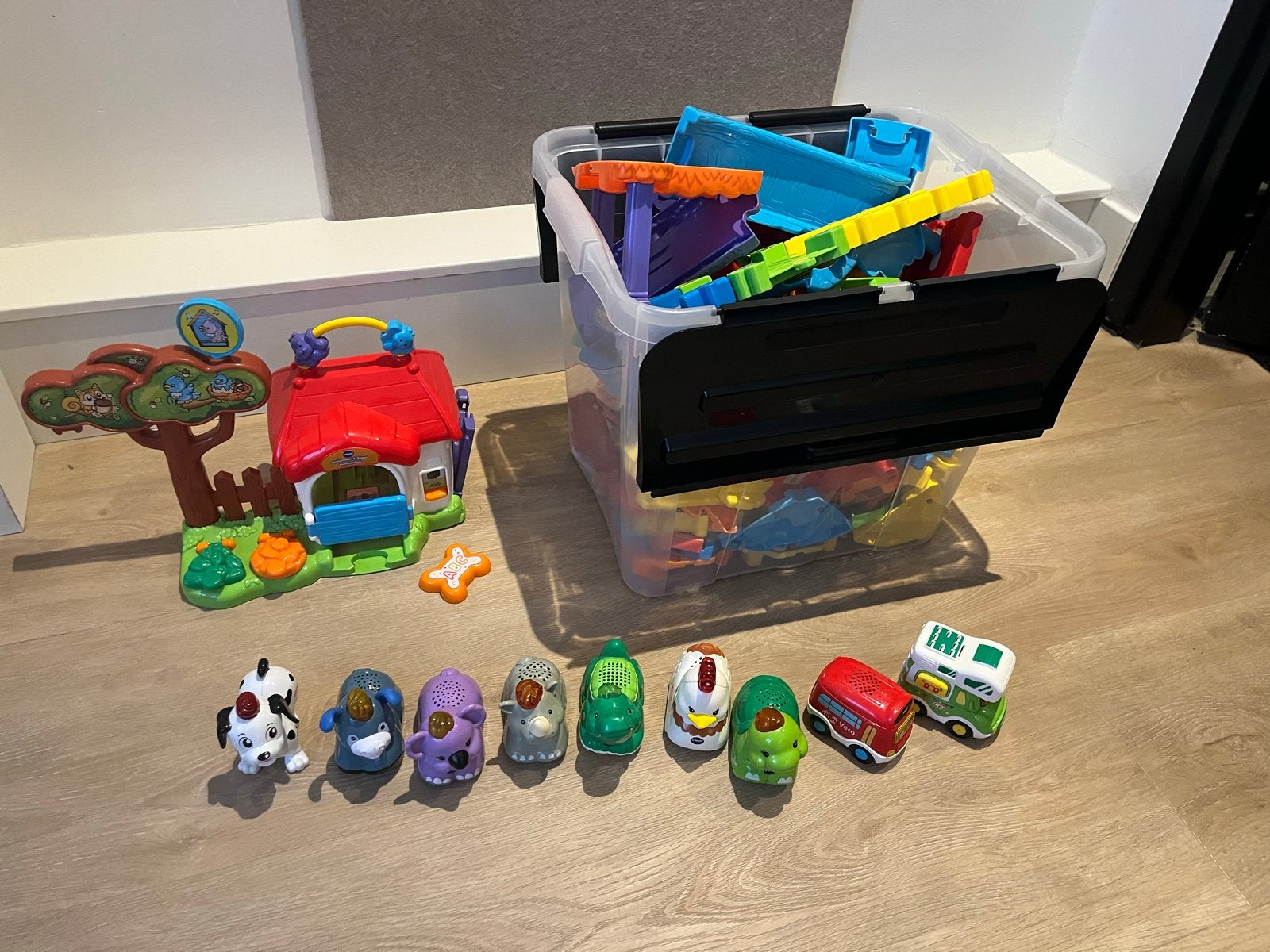 VTech Toet Toet Baan, Hondenhok & 9 Dieren/Auto's, Kinderen en Baby's, Speelgoed | Vtech, Ophalen, Gebruikt, 6 maanden tot 2 jaar