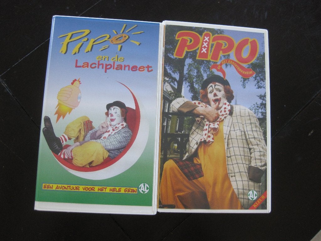 2 films van Pipo ( VHS ), Alle leeftijden, Zo goed als nieuw, Kinderprogramma of -film, VHS