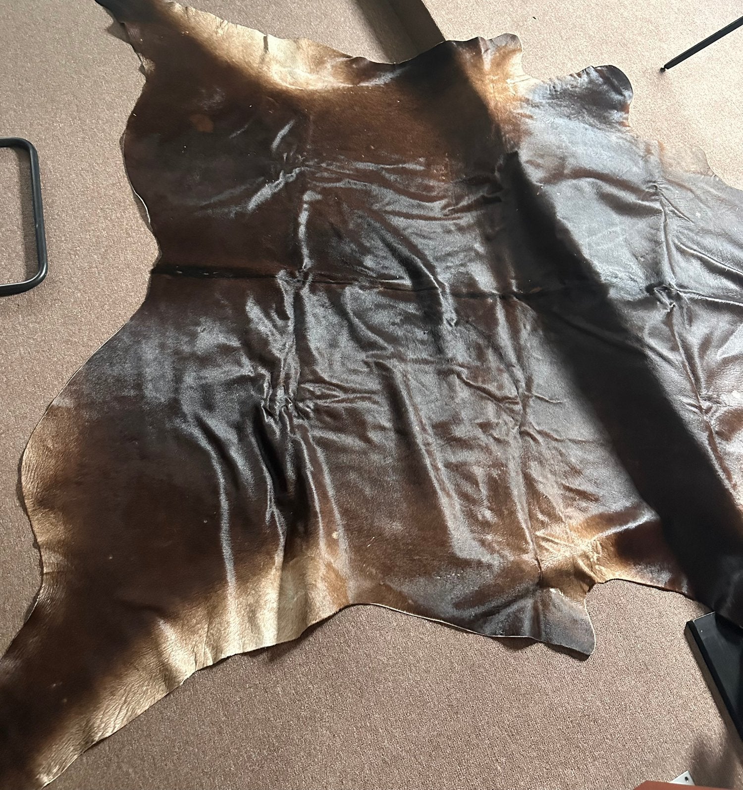 Koeienhuid GROOT tapijt/vloerkleed mooie kleur koeienvel, Huis en Inrichting, Ophalen, Gebruikt, Bruin, 150 tot 200 cm
